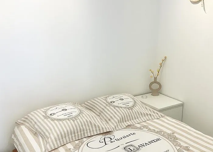 4 Couchages - A 12 Min De La A Pied - Wifi Inclus - Parking Et Linge En Option *