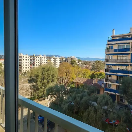 شقة 4 Couchages - A 12 Min De La A Pied - Wifi Inclus - Parking Et Linge En Option